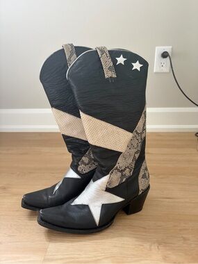 Idyllwind Black and Silver Star Western Heeled Boots